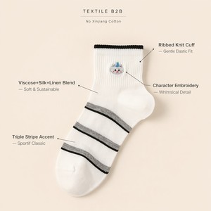 Chaussettes pour femmes <span class=keywords><strong>en</strong></span> soie et chanvre personnalisées OEM avec visage souriant noir et blanc - Product Image 3
