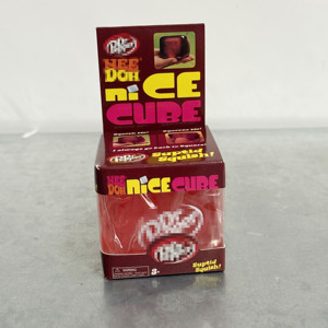 ของเล่นบีบลดความเครียดรูปทรงลูกบาศก์สีแดง เขียว ส้ม แบบนิ่ม ยี่ห้อ Pepper Nice Cube Dream Drop Needoh ขายส่ง - Product Image 6