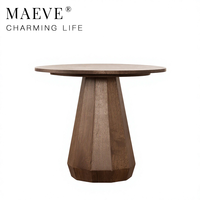 Table d'appoint contemporaine de luxe minimaliste en bois brun foncé avec plateau à panneaux facettés et base conique pour salon