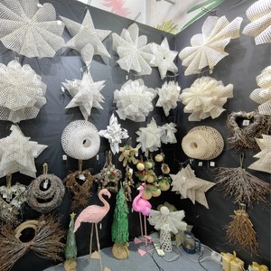 Une <span class=keywords><strong>couronne</strong></span> écologique faite <span class=keywords><strong>de</strong></span> matériaux naturels peut être utilisée pour les fêtes, les festivals et les décorations <span class=keywords><strong>de</strong></span> Noël. - Product Image 6