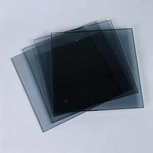 Verre flotté teinté gris cristal avec revêtement de protection solaire pour les gratte-ciel commerciaux et les projets de bâtiments écologiques - Product Image 1