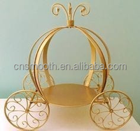 Fabricants d'accessoires de mariage en or Offre Spéciale décoration de chariot de citrouille en fer chaud bienvenue signe de table centre de table décoration d'événement