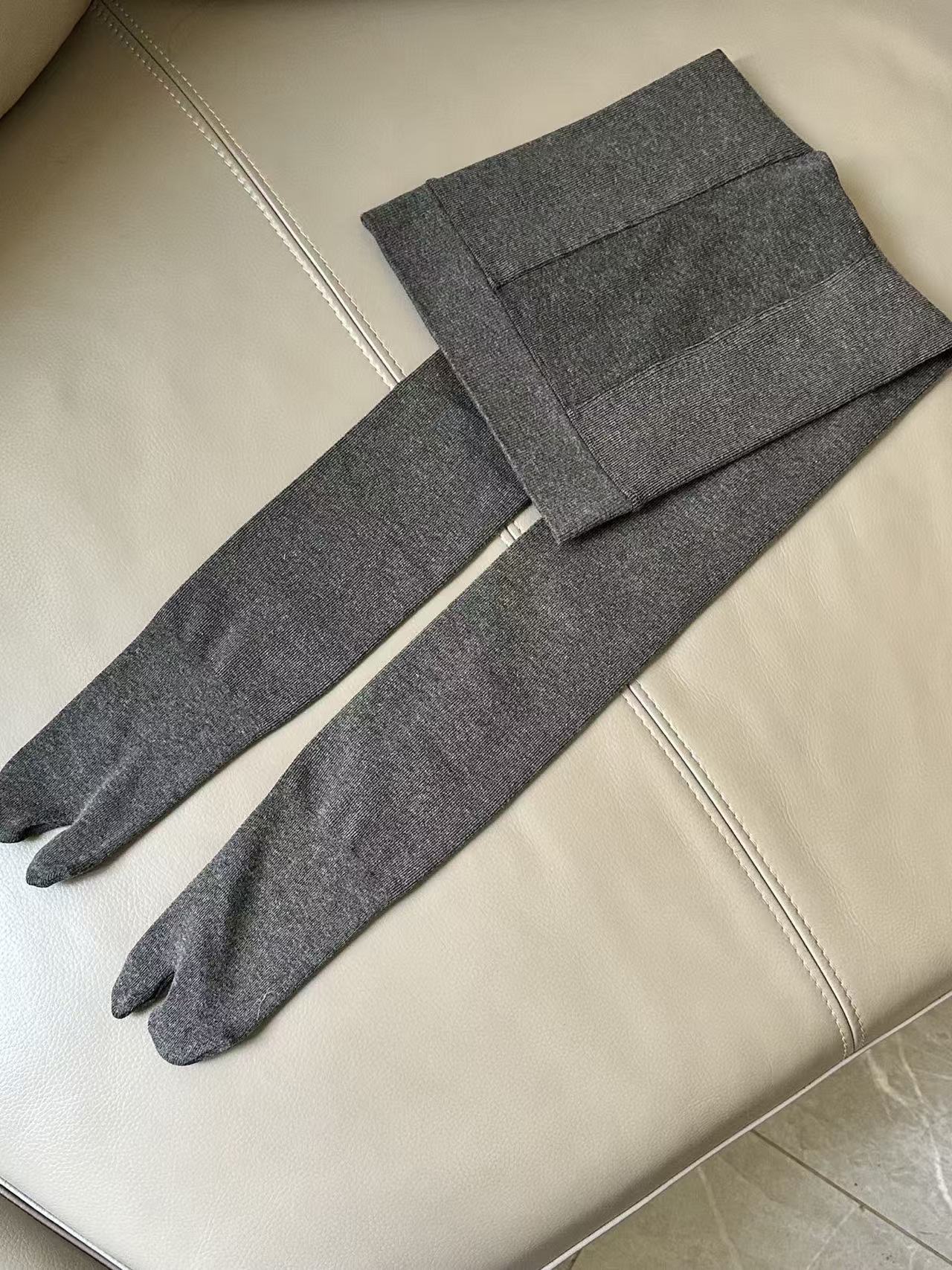 Gris
