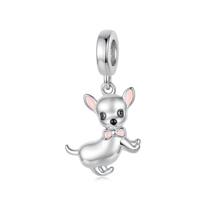 Lindo Colgante de Aleación Plateado con Forma de Perro Chihuahua con Orejas Rosas y Lazo, Ideal para Regalo de Joyería Unisex - Product Image 1