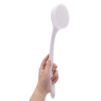 Brosse de douche en silicone noir en gros avec épurateur de dos octogonal à long manche pour hommes-Logo personnalisé disponible au quantité minimale de commande 500 pièces