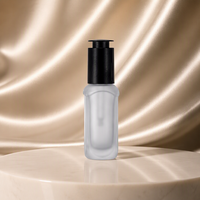 Botol Foundation Kaca Buram Kosong dengan Pompa Hitam untuk Foundation Cair Serum Logo Kustom
