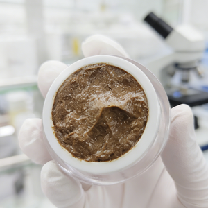 Masque facial nettoyant à l'extrait <span class=keywords><strong>de</strong></span> plante semi-finis <span class=keywords><strong>de</strong></span> 1 kg avec Salvia Miltiorrhiza, purifiant les pores, clarifiant la peau, hydratant, OEM - Product Image 1