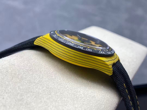 Montre mécanique automatique pour homme en fibre de carbone sur mesure de haute qualité avec mouvement ETA, réserve de marche luxueuse 4130 - Product Image 3