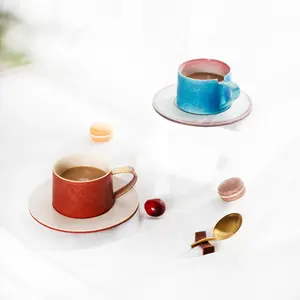 창조적 인 가마 변경 색상 유약 복고풍 커피 컵과 접시 독특한 접이식 디자인 머그잔