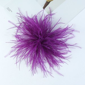 Broche Fleur Plume Artisanale Charmante 30CM pour Femme, Accessoire Coloré pour Chapeau et Vêtements, Idéal Mariages et Fêtes - Product Image 4