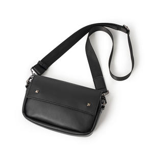 Bolsos de Hombro Casuales de Lujo para Hombre, Estilo Vintage, con Remaches y Cinturón, Bolsos Bandolera de PU al por Mayor - Product Image 5