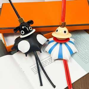 Llavero de Cuero con Diseño de Animalito Adorable, Colgante Creativo para Bolsa, Ligero, Regalo Único para Niños y Adultos, en Caja de Regalo - Product Image 2