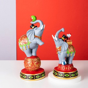 Adornos de elefante de circo pintados a mano de nuevo estilo europeo transfronterizo hogar sala de estar gabinete de vino TV entrada resina - Product Image 2