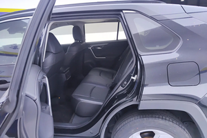 Auto Usado Premium <span class=keywords><strong>Toyota</strong></span> <span class=keywords><strong>RAV4</strong></span> <span class=keywords><strong>2021</strong></span> Negro 2.0L CVT Plus, Exportación de Autos Usados - Product Image 6
