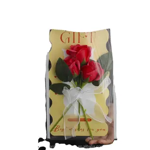 세 장미 같은 색 화이트 리본 투명 가방 친밀한 인사말 카드