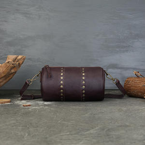 Сумка Redwingy из натуральной кожи с цилиндрической формой и декоративными элементами, дизайнерская, на одно плечо, кроссбоди, женская, в форме подушки - Product Image 4