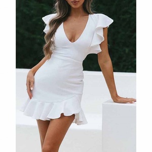 เดรสไหมพรมสั่งทำขายส่ง OEM คุณภาพสูงสำหรับผู้หญิง สไตล์ลำลองฤดูร้อน เรียบง่าย โชว์หลัง ดีไซน์หรูหรา แขนกุด คอวี จับจีบ ทรงมินิ - Product Image 2