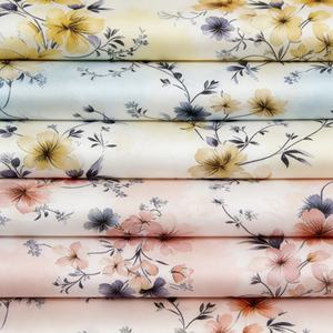 ผ้าซาตินพิมพ์ลายดิจิทัลแบบกำหนดเอง น้ำหนักเบา ผลิตจากโ<span class=keywords><strong>พล</strong></span>ีเอสเตอร์ 100% ไม่ยับง่าย เป็นมิตรกับสิ่งแวดล้อม เหมาะสำหรับชุดนอน เสื้อคลุม ซับใน และชุดเดรส - Product Image 4