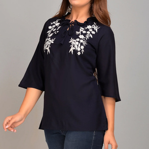 Hauts décontractés confortables pour femmes, parfaits pour des mouvements fluides, au style simple et à l'aspect épuré - Product Image 6