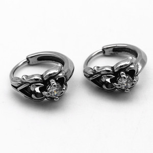 Pendientes florales con clip yunnique de acero inoxidable con engaste de diamantes blancos, regalo para mujer - Product Image 5