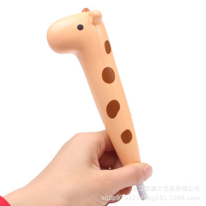 Portalápices con forma de jirafa de dibujos animados, juguete antiestrés de espuma PU para niños, regalo para aliviar el estrés. - Product Image 5