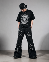 Jean homme DIZNEW noir jacquard 3D avec dentelle, texture intégrale, rivets étoile pyramide et dôme mélangés, broderie DZ DIZNEW personnalisée OEM