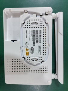 โมเด็มไฟเบอร์อินเทอร์เน็ต WiFi มือสอง ยี่ห้อ Z E T รุ่น 127 /127S 2.4G 300Mbps  Gpon ONT ONU Router 1GE+3FE+TEL+1USB GPON ONU สำหรับ FTTH - Product Image 3