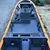 Bateau de pêche en fibre de verre personnalisable de style nouveau, petit bateau en FRP à fond plat et pont ouvert pour la pêche en rivière, le sauvetage et le tourisme