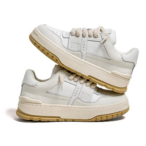 Chaussures de skate tendance en cuir véritable respirant, nouvelle collection 2026, chaussures de marche rehaussantes pour hommes à semelle épaisse, style workwear - Product Image 5