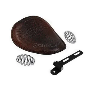 Retro marrón de cuero de cocodrilo Solo de <span class=keywords><strong>asiento</strong></span> de la motocicleta cojín de soporte para de helicóptero <span class=keywords><strong>Cafe</strong></span> <span class=keywords><strong>Racer</strong></span> Bobber asientos - Product Image 1