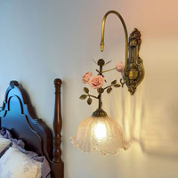 Lampu Samping Tempat Tidur Bergaya Pedesaan Prancis, Desain Retro Amerika Kelas Atas, Bunga Mawar, Dinding Latar Belakang Ruang Tamu, Kamar Tidur