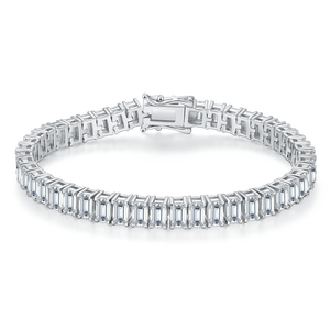 Pulsera de tenis J&C fabricada en plata S925, engastada a mano con diamantes cultivados en laboratorio con corte esmeralda - 0.5 ct por piedra, color D, claridad VVS - Product Image 1