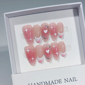 Lot de 10 faux ongles en amande, faits main, blancs, avec paillettes mates, motifs étoiles, cœurs et arcs argentés, à coller, réalistes - Product Image 5