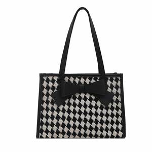 Nouveauté Sac fourre-tout en cuir PU à nœud papillon pour femme, sac à main noir et blanc à carreaux pour femme - Product Image 5