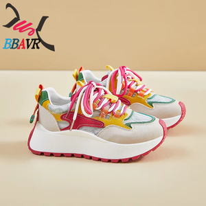 Zapatillas deportivas casuales de invierno 2026 para mujer, con suela gruesa, aumento de altura, estilo patchwork y diseño robusto para caminar. - Product Image 3