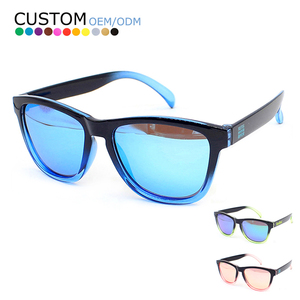 Gafas de Sol Clásicas Baratas al por Mayor para Hombre, con Logotipo Personalizado, Patillas Intercambiables, Gafas de Sol Deportivas Unisex de Moda - Product Image 1