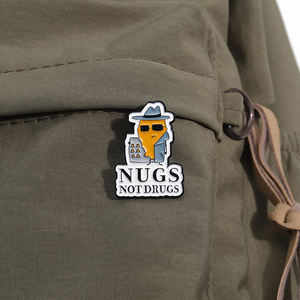 NÜSSE NICHT DROGEN Cartoon Text Inspector Emaille Brosche Mode Kleidung Accessoires Geschenk Schmuck - Product Image 3