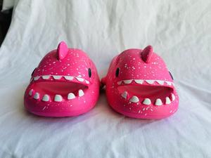 H008 Pantofole Cartoon Rosa Rosso con Suola da 35MM in Materiale EVA Antiscivolo per Uso Domestico, Taglie Donna 36 37 38 39 - Product Image 4