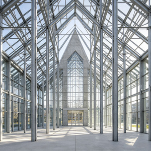 อาคารโครงสร้างเหล็กสำเร็จรูปสำหรับโบสถ์ โรงเรียน โรงพยาบาล โครงสร้างเหล็กชุบสังกะสี แข็งแรง ทนทาน ขาย - Product Image 2