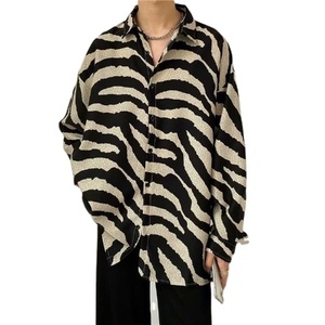 Camicie a maniche lunghe a righe zebrate da uomo, stile coreano alla moda, top casual, camicia oversize con bottoni da uomo - Product Image 1