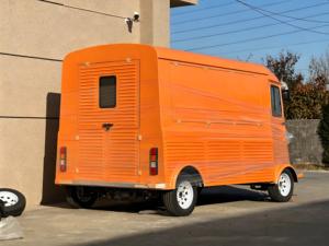 Camion de restauration entièrement électrique Citroën avec système d'alimentation au lithium intégré pour la vente de nourriture en ville à émissions zéro - Product Image 3