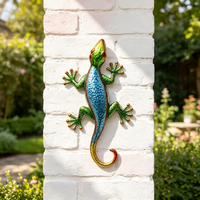 Décoration murale en métal en forme de gecko peinte à la main et colorée pour jardin, patio et maison