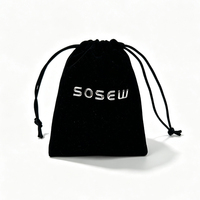 SoSew Emballage personnalisé de marque en 3D, sac cadeau à cordon personnalisé avec monogramme, sac de luxe avec étiquette en TPU, pochette en velours pour bijoux
