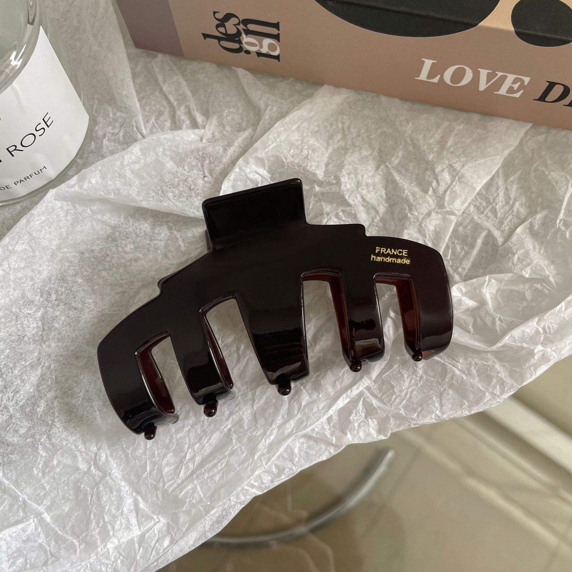 สีน้ำตาลเข้ม