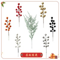 Branche de baies artificielles dorées de Noël, aiguilles de pin saupoudrées de neige, décoration florale du Nouvel An, accessoires de fruits rouges porte-bonheur