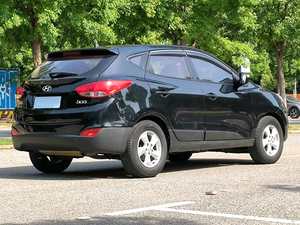 Vente en gros pour Hyundai ix35 – Unité unique, <span class=keywords><strong>prix</strong></span> bas, export mondial, conduite à gauche, <span class=keywords><strong>voiture</strong></span> d'<span class=keywords><strong>occasion</strong></span> automatique avec sièges en cuir et coffre arrière - Product Image 5