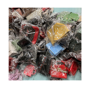 Großhandel Ukay Tasche Premium Box Gebrauchte Taschen Ballen Taschen Damen Handtasche Second Hand Direct Supplier - Product Image 3