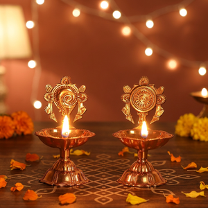 Meilleure Lanterne Diya Shankhachakra en Laiton Pur, Artisanale Traditionnelle pour la Décoration des Temples Vishnu et l'Éclairage Festif - Product Image 4