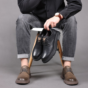 รองเท้าลำลองหนังผู้ชาย พื้นยางระบายอากาศ ส้นเตี้ย สไตล์เดินเล่นสบายๆ - Product Image 4