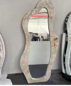 Miroir mural pleine longueur haut de gamme de forme libre irrégulière, miroir décoratif personnalisé avec <span class=keywords><strong>cadre</strong></span> en pierre ondulée, matériaux de <span class=keywords><strong>cadre</strong></span> en option - Product Image 2